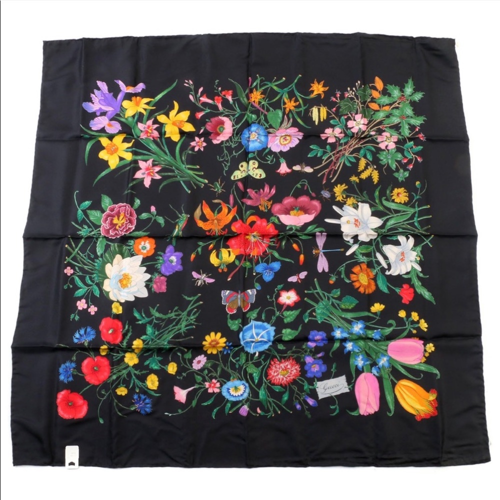 NWT ✨Authentic ✨Gucci Silk Botanical Black Scarf